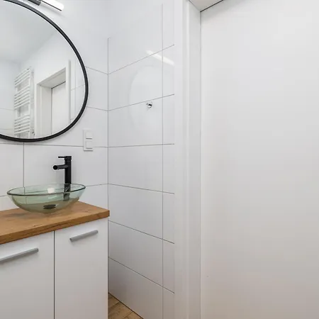 Chmielewskiego Lovely By Bookinghost Appartamento