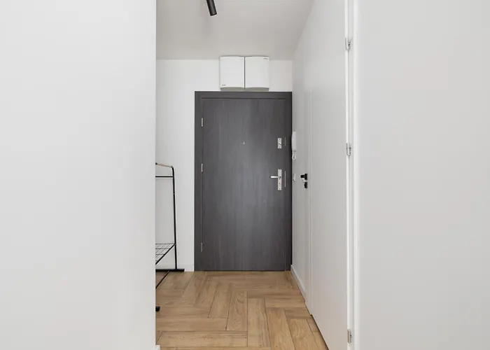 Chmielewskiego Lovely By Bookinghost